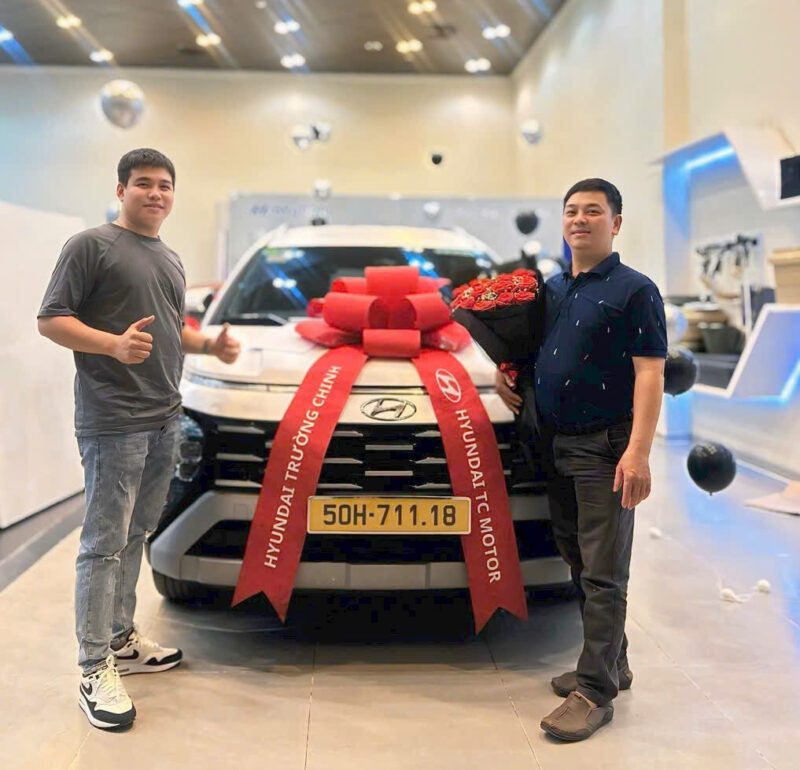 Stargazer X Trắng về khách hàng