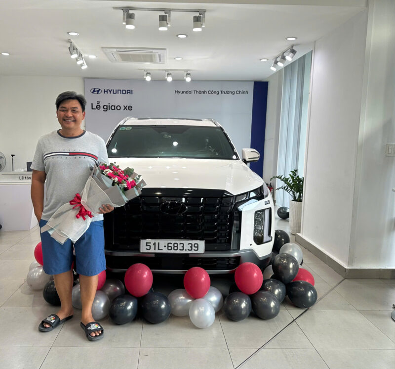 Palisade Prestige 7 ghế Trắng về khách hàng Quận 7